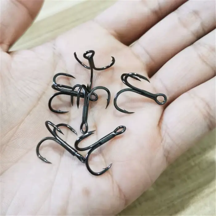 10 hameçons triples affûtés acier carbone pour leurres et appâts tailles 2 à 10 pêche