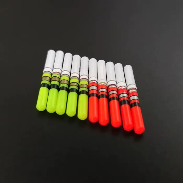 10 bâtons lumineux verts et rouges pour la pêche de nuit avec piles CR322, accessoires de pêche luminescents