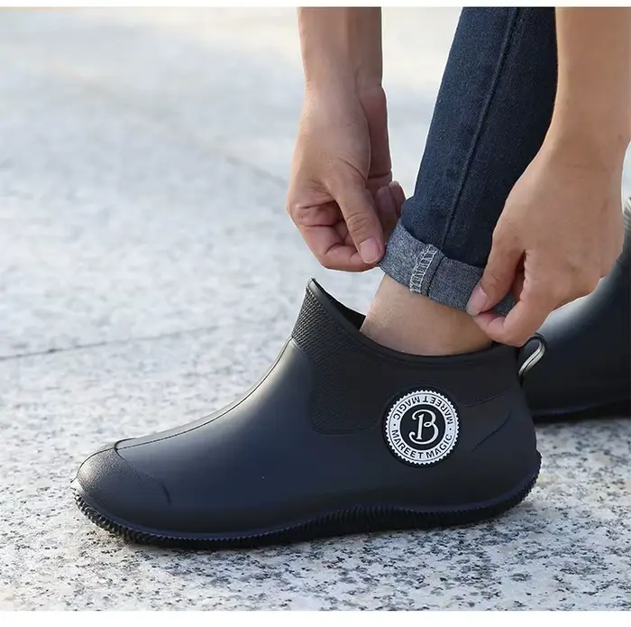Chaussures aquatiques couple anti-dérapantes imperméables légères bottes de pluie unisexe
